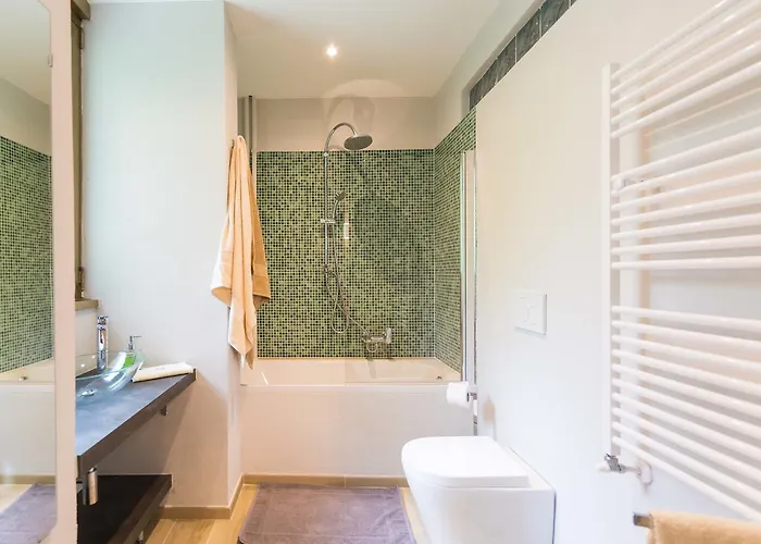 Isola Apartment *