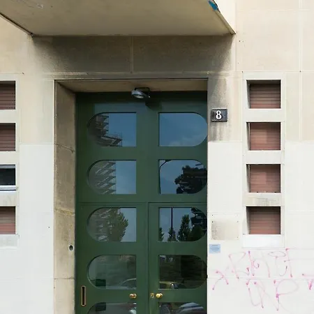 Isola Apartment *