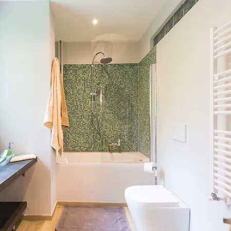 Isola Apartment *